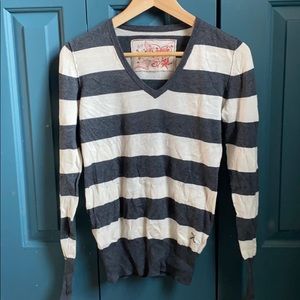 Cute Nollie sweater!